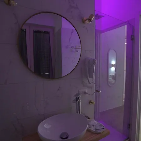 Ventre Luxury בית הארחה 3*